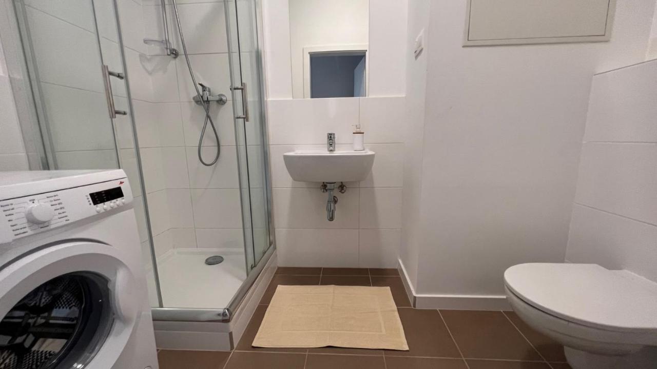 1 Room Apartment With Terrace, Slnecnice, 18B Bratislava Exterior foto
